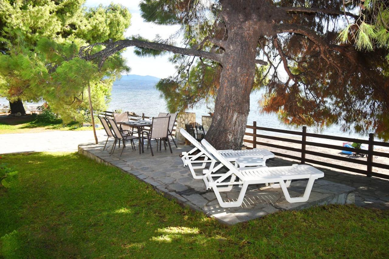 Barlee Beach Front House, Metamorfosi Exterior photo