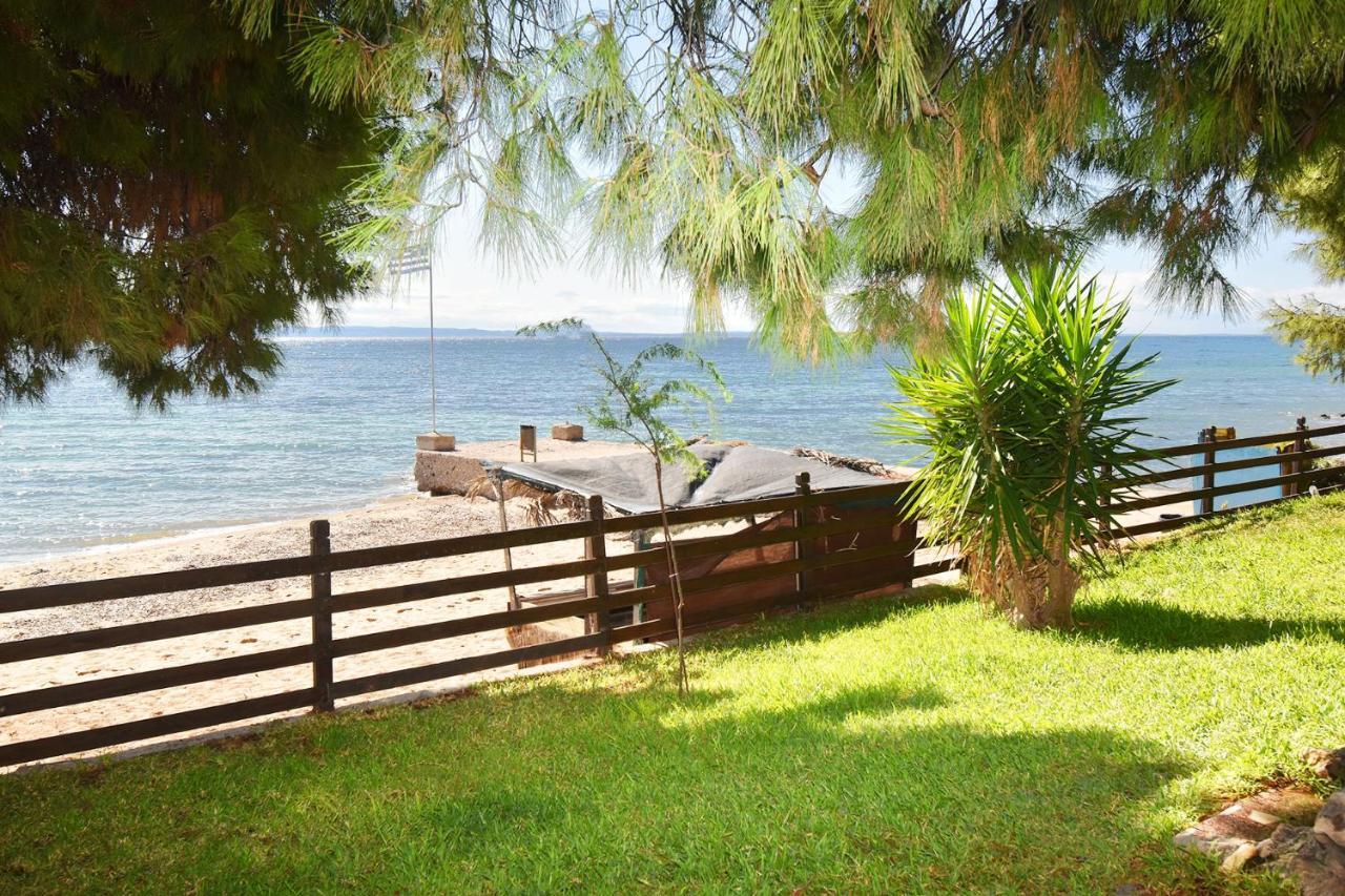 Barlee Beach Front House, Metamorfosi Exterior photo