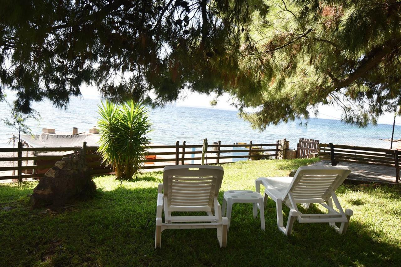 Barlee Beach Front House, Metamorfosi Exterior photo