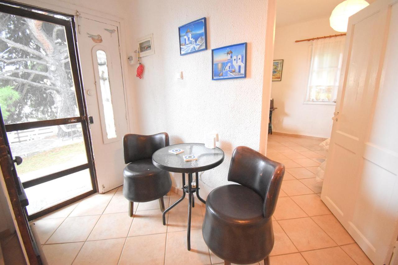 Barlee Beach Front House, Metamorfosi Exterior photo
