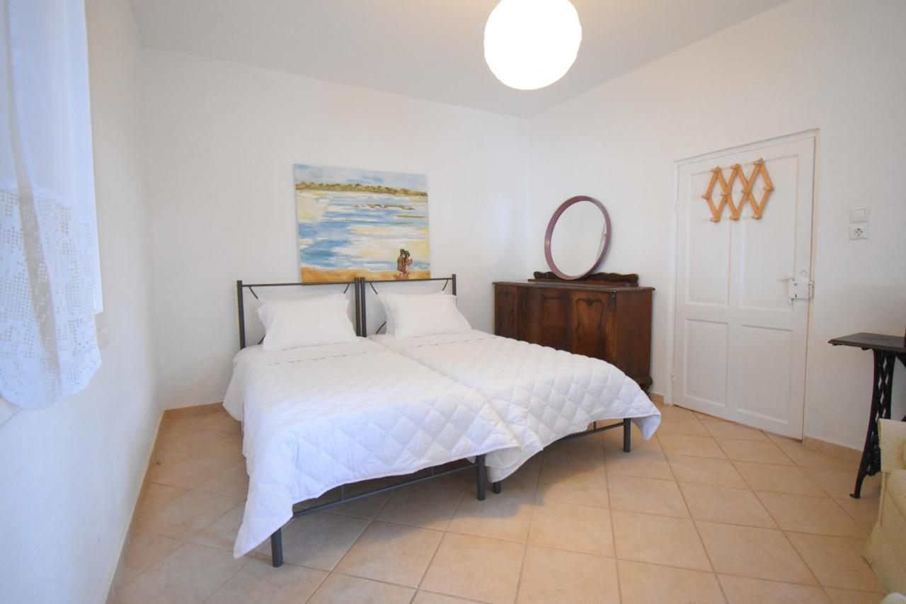Barlee Beach Front House, Metamorfosi Exterior photo