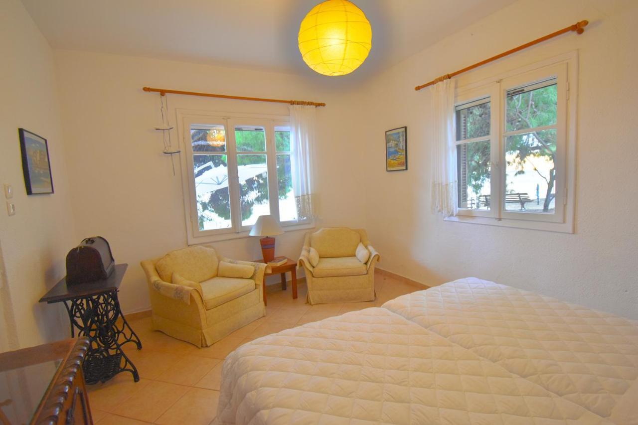 Barlee Beach Front House, Metamorfosi Exterior photo